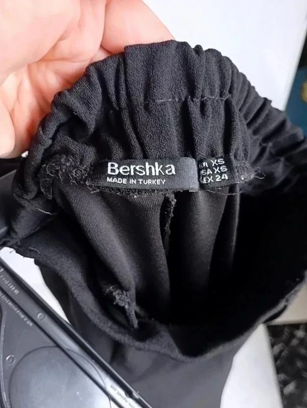 Jogger bandas laterales de Bershka talla Xs – photo 3